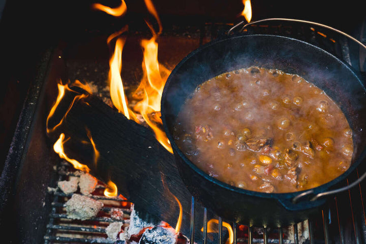 Cast Iron Dutch Oven & Skillet 4.5qt by Flaming Coals