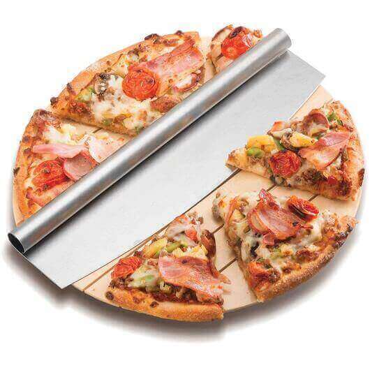 2 Large Pizza Trays, Pizza Cutter & Pizza Peel | Vogue